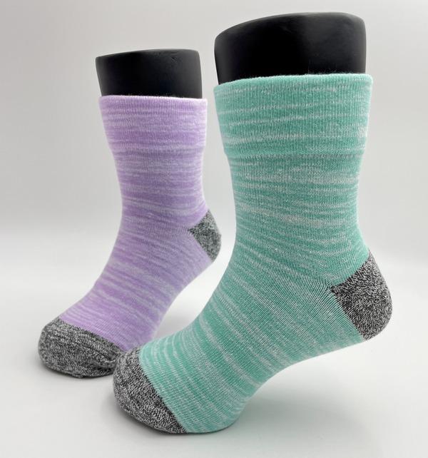 彩虹紋無痕寬口休閒童襪 (S/M)